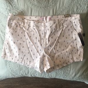 ⚓️shorts⚓️ white with navy and blue anchors